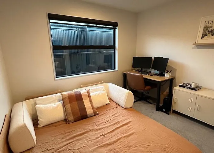 Modern In With * 瓦纳卡